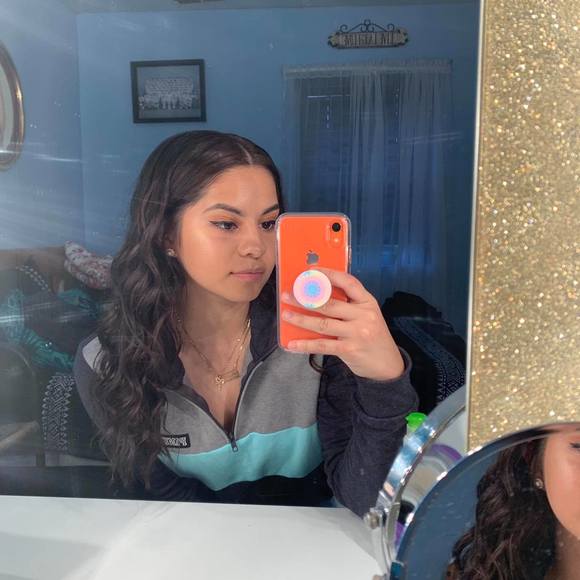 Meet your Posher, Daniela - Picture 1 of 1